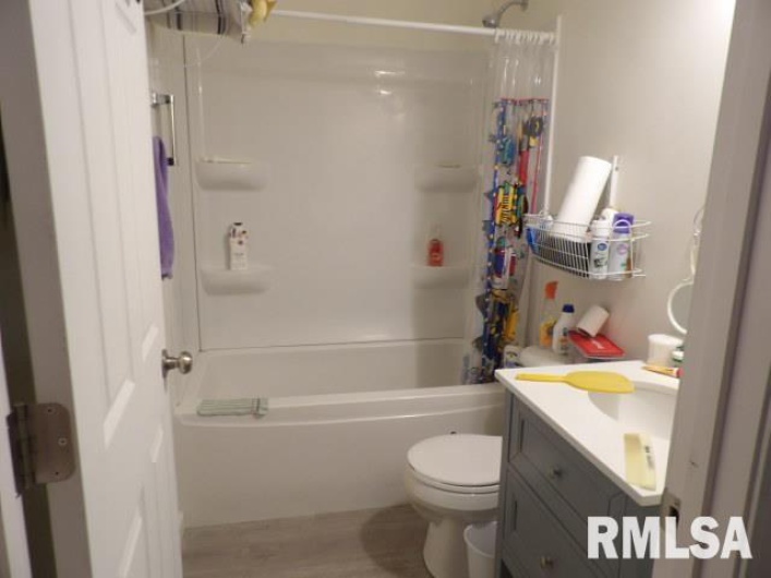 1101 MCKINLEY Street, Harrisburg, Illinois 62946, 2 Bedrooms Bedrooms, 0 ,1 BathroomBathrooms,Residential,For Sale,MCKINLEY,0,RMAEB457493