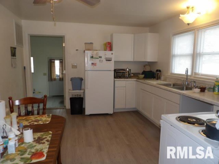 1101 MCKINLEY Street, Harrisburg, Illinois 62946, 2 Bedrooms Bedrooms, 0 ,1 BathroomBathrooms,Residential,For Sale,MCKINLEY,0,RMAEB457493