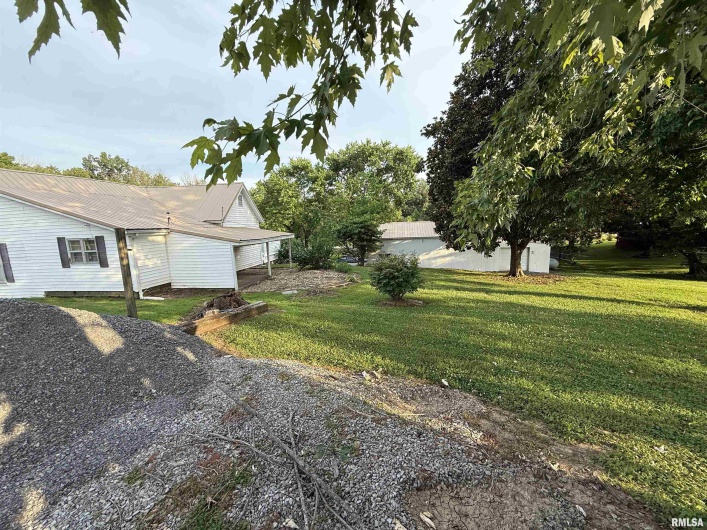 41 Cache Avenue, Buncombe, Illinois 62912, 2 Bedrooms Bedrooms, 0 ,1 BathroomBathrooms,Residential,For Sale,Cache,0,RMAEB458514