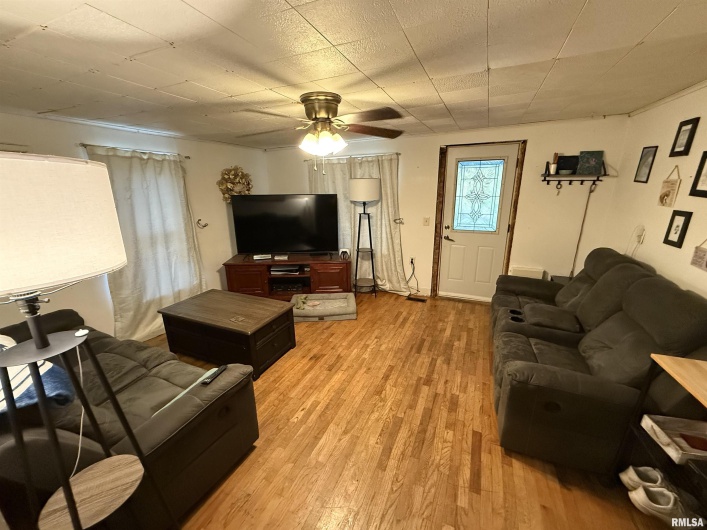 41 Cache Avenue, Buncombe, Illinois 62912, 2 Bedrooms Bedrooms, 0 ,1 BathroomBathrooms,Residential,For Sale,Cache,0,RMAEB458514