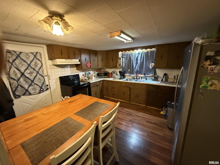 41 Cache Avenue, Buncombe, Illinois 62912, 2 Bedrooms Bedrooms, 0 ,1 BathroomBathrooms,Residential,For Sale,Cache,0,RMAEB458514