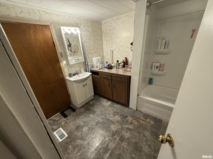 41 Cache Avenue, Buncombe, Illinois 62912, 2 Bedrooms Bedrooms, 0 ,1 BathroomBathrooms,Residential,For Sale,Cache,0,RMAEB458514