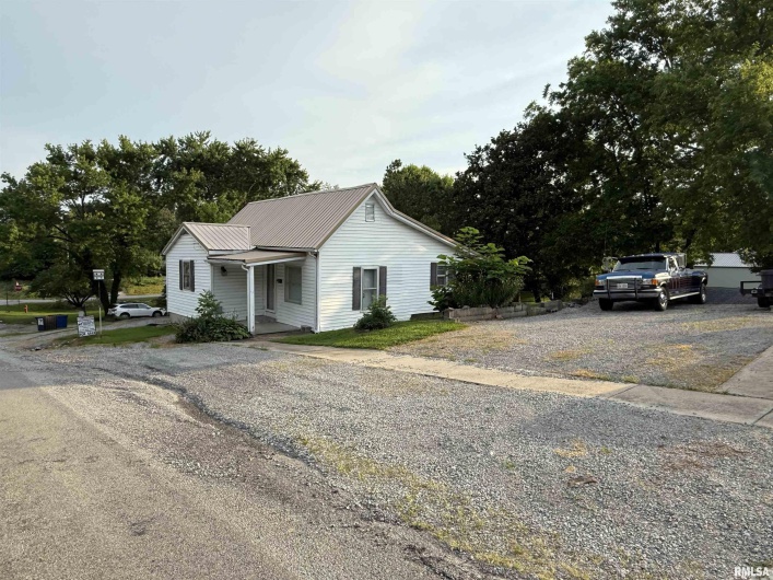 41 Cache Avenue, Buncombe, Illinois 62912, 2 Bedrooms Bedrooms, 0 ,1 BathroomBathrooms,Residential,For Sale,Cache,0,RMAEB458514