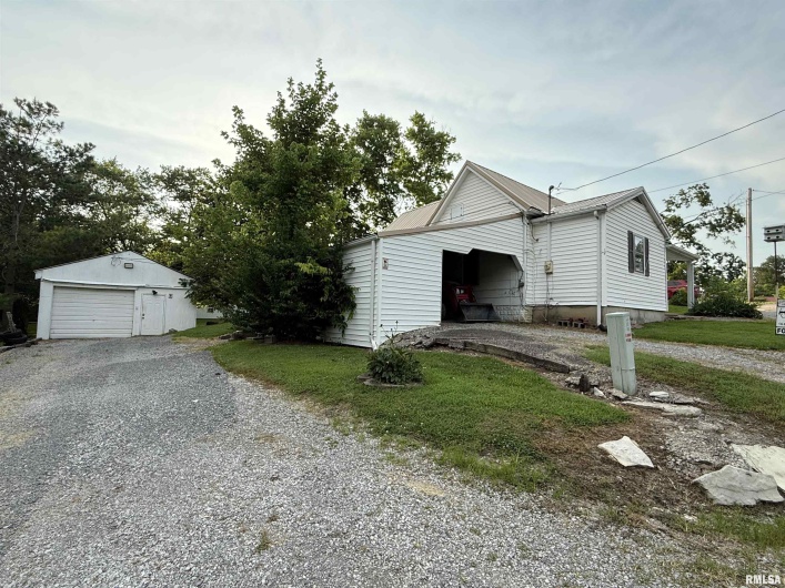 41 Cache Avenue, Buncombe, Illinois 62912, 2 Bedrooms Bedrooms, 0 ,1 BathroomBathrooms,Residential,For Sale,Cache,0,RMAEB458514