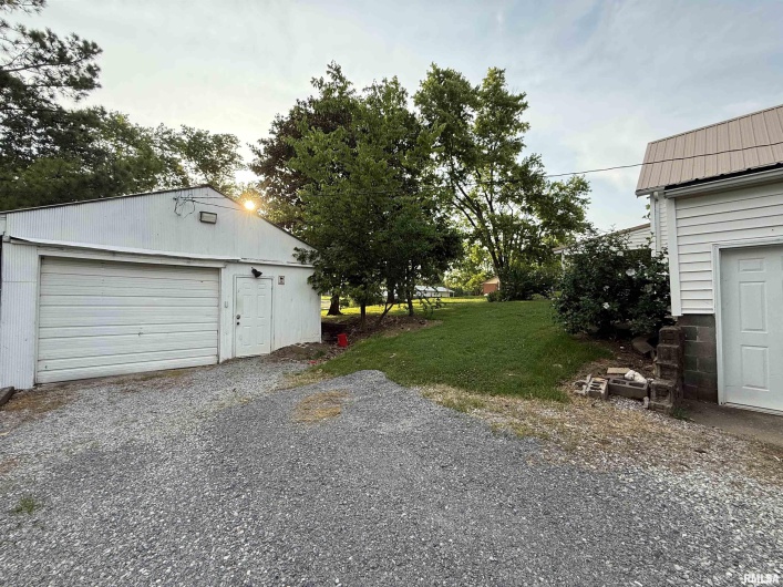 41 Cache Avenue, Buncombe, Illinois 62912, 2 Bedrooms Bedrooms, 0 ,1 BathroomBathrooms,Residential,For Sale,Cache,0,RMAEB458514