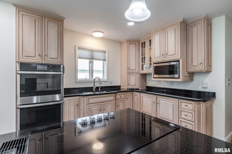 901 GREGORY Avenue, Marion, Illinois 62959, 3 Bedrooms Bedrooms, 0 ,3 BathroomsBathrooms,Residential,For Sale,GREGORY,0,RMAQC4264705
