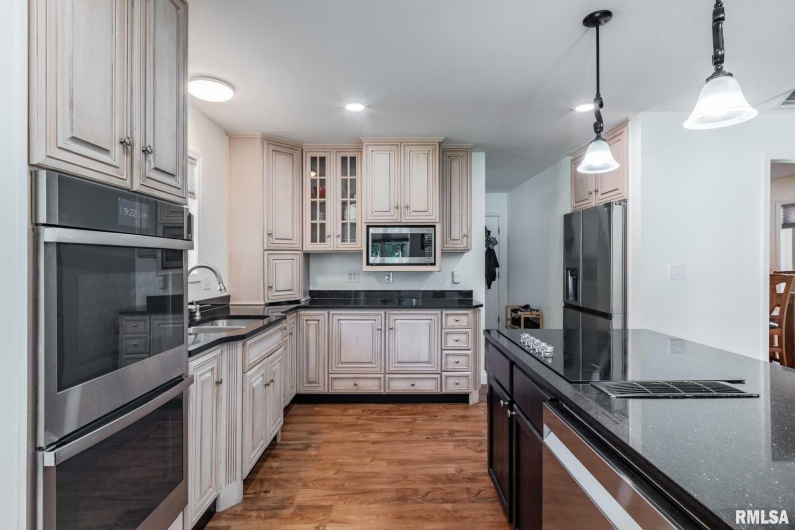 901 GREGORY Avenue, Marion, Illinois 62959, 3 Bedrooms Bedrooms, 0 ,3 BathroomsBathrooms,Residential,For Sale,GREGORY,0,RMAQC4264705