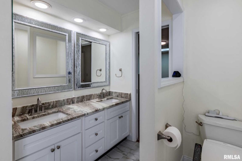 901 GREGORY Avenue, Marion, Illinois 62959, 3 Bedrooms Bedrooms, 0 ,3 BathroomsBathrooms,Residential,For Sale,GREGORY,0,RMAQC4264705