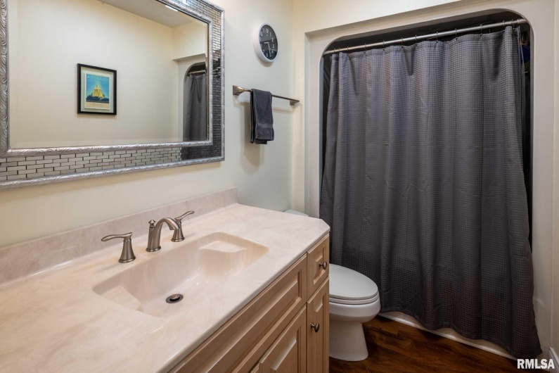 901 GREGORY Avenue, Marion, Illinois 62959, 3 Bedrooms Bedrooms, 0 ,3 BathroomsBathrooms,Residential,For Sale,GREGORY,0,RMAQC4264705