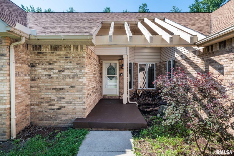 901 GREGORY Avenue, Marion, Illinois 62959, 3 Bedrooms Bedrooms, 0 ,3 BathroomsBathrooms,Residential,For Sale,GREGORY,0,RMAQC4264705