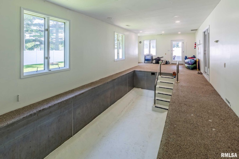 901 GREGORY Avenue, Marion, Illinois 62959, 3 Bedrooms Bedrooms, 0 ,3 BathroomsBathrooms,Residential,For Sale,GREGORY,0,RMAQC4264705
