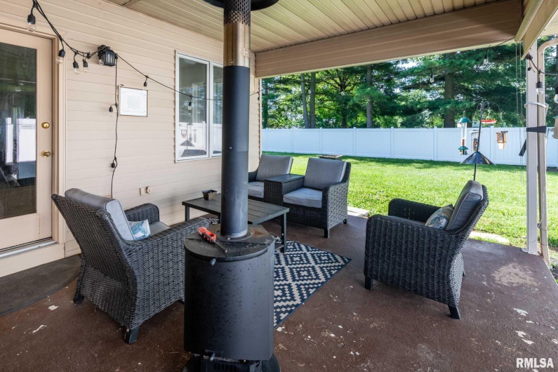 901 GREGORY Avenue, Marion, Illinois 62959, 3 Bedrooms Bedrooms, 0 ,3 BathroomsBathrooms,Residential,For Sale,GREGORY,0,RMAQC4264705