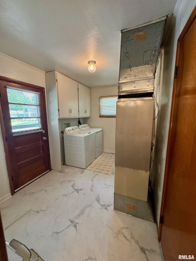 511 Eason Drive, Carbondale, Illinois 62901, 3 Bedrooms Bedrooms, 0 ,1 BathroomBathrooms,Residential,For Sale,Eason,0,RMAQC4264602
