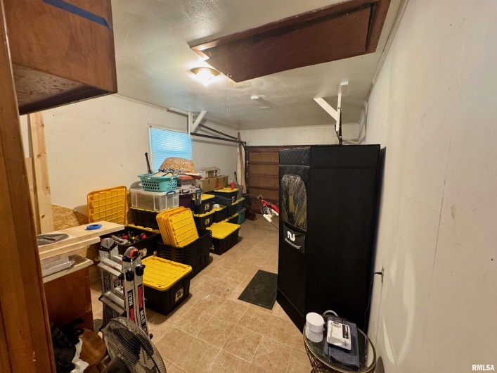 511 Eason Drive, Carbondale, Illinois 62901, 3 Bedrooms Bedrooms, 0 ,1 BathroomBathrooms,Residential,For Sale,Eason,0,RMAQC4264602