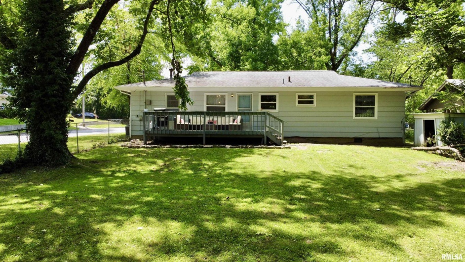 511 Eason Drive, Carbondale, Illinois 62901, 3 Bedrooms Bedrooms, 0 ,1 BathroomBathrooms,Residential,For Sale,Eason,0,RMAQC4264602
