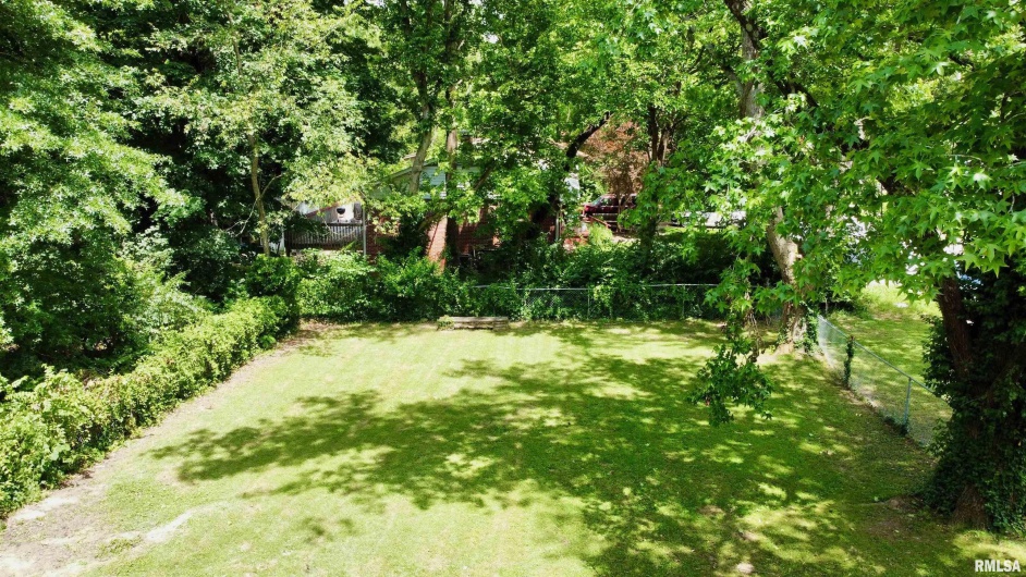 511 Eason Drive, Carbondale, Illinois 62901, 3 Bedrooms Bedrooms, 0 ,1 BathroomBathrooms,Residential,For Sale,Eason,0,RMAQC4264602