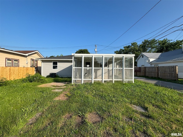 710 CATHERINE Street, Metropolis, Illinois 62960, 3 Bedrooms Bedrooms, 0 ,1 BathroomBathrooms,Residential,For Sale,CATHERINE,0,RMAEB458522