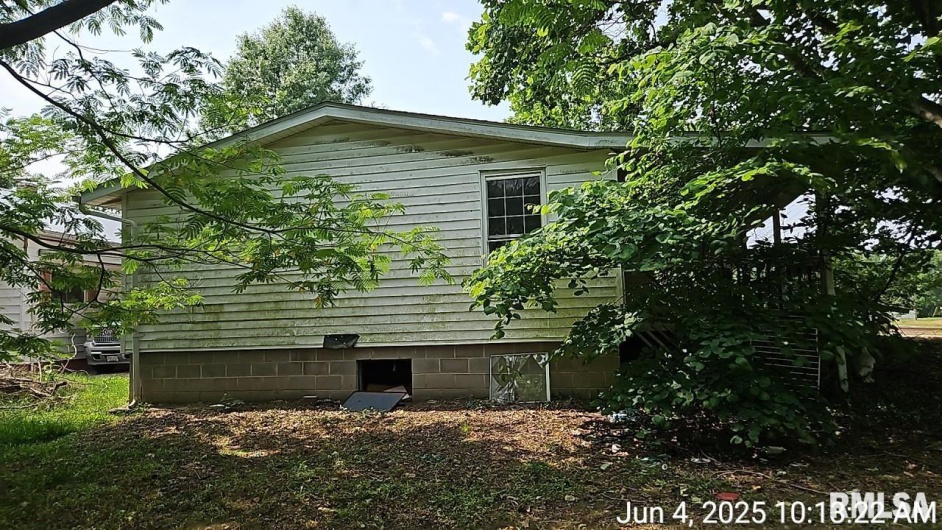 2130 Rains Street, Murphysboro, Illinois 62966, 2 Bedrooms Bedrooms, 0 ,2 BathroomsBathrooms,Residential,For Sale,Rains,0,RMAEB458527