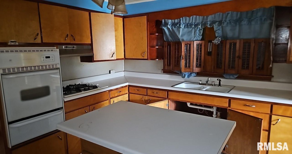 2130 Rains Street, Murphysboro, Illinois 62966, 2 Bedrooms Bedrooms, 0 ,2 BathroomsBathrooms,Residential,For Sale,Rains,0,RMAEB458527