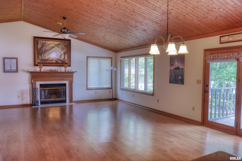 12299 Pebble Point Road, Marion, Illinois 62959, 4 Bedrooms Bedrooms, 0 ,2 BathroomsBathrooms,Residential,For Sale,Pebble Point,0,RMAEB458529