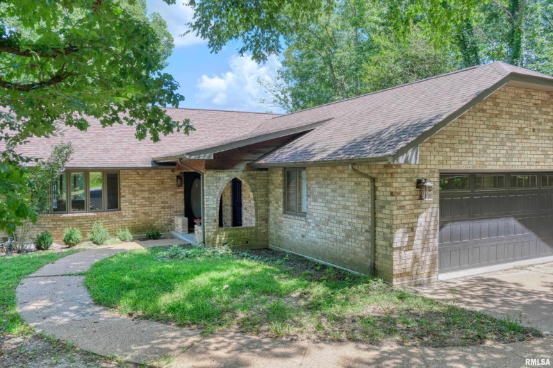 12299 Pebble Point Road, Marion, Illinois 62959, 4 Bedrooms Bedrooms, 0 ,2 BathroomsBathrooms,Residential,For Sale,Pebble Point,0,RMAEB458529