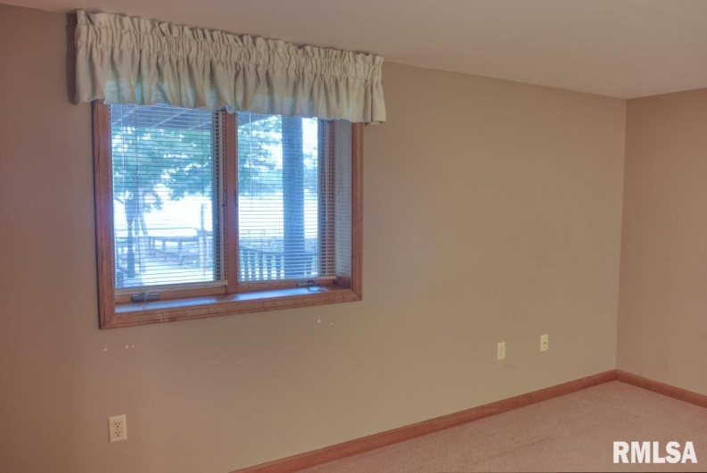 12299 Pebble Point Road, Marion, Illinois 62959, 4 Bedrooms Bedrooms, 0 ,2 BathroomsBathrooms,Residential,For Sale,Pebble Point,0,RMAEB458529