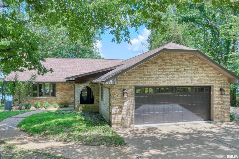 12299 Pebble Point Road, Marion, Illinois 62959, 4 Bedrooms Bedrooms, 0 ,2 BathroomsBathrooms,Residential,For Sale,Pebble Point,0,RMAEB458529