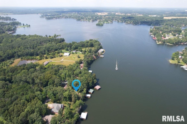 12299 Pebble Point Road, Marion, Illinois 62959, 4 Bedrooms Bedrooms, 0 ,2 BathroomsBathrooms,Residential,For Sale,Pebble Point,0,RMAEB458529