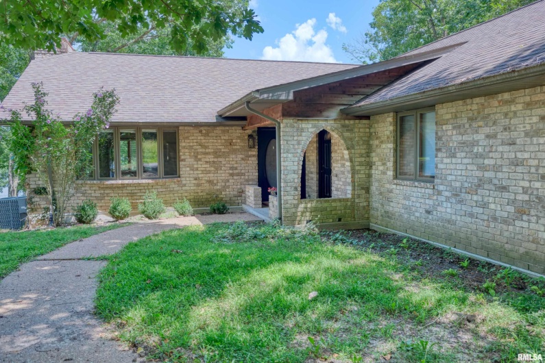 12299 Pebble Point Road, Marion, Illinois 62959, 4 Bedrooms Bedrooms, 0 ,2 BathroomsBathrooms,Residential,For Sale,Pebble Point,0,RMAEB458529