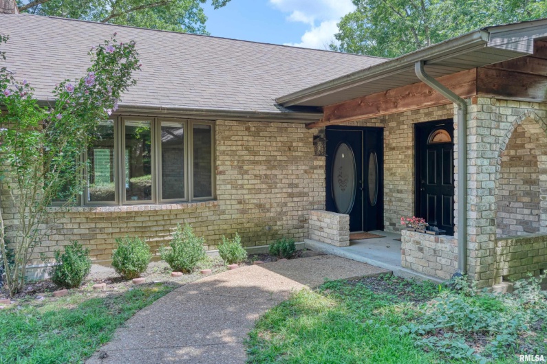 12299 Pebble Point Road, Marion, Illinois 62959, 4 Bedrooms Bedrooms, 0 ,2 BathroomsBathrooms,Residential,For Sale,Pebble Point,0,RMAEB458529