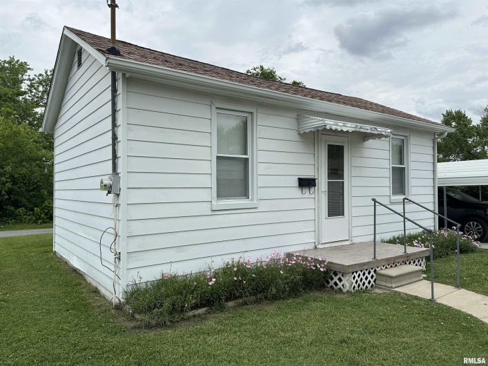 1520 Gartside Street, Murphysboro, Illinois 62966, 2 Bedrooms Bedrooms, 0 ,1 BathroomBathrooms,Residential,For Sale,Gartside,0,RMAEB458534