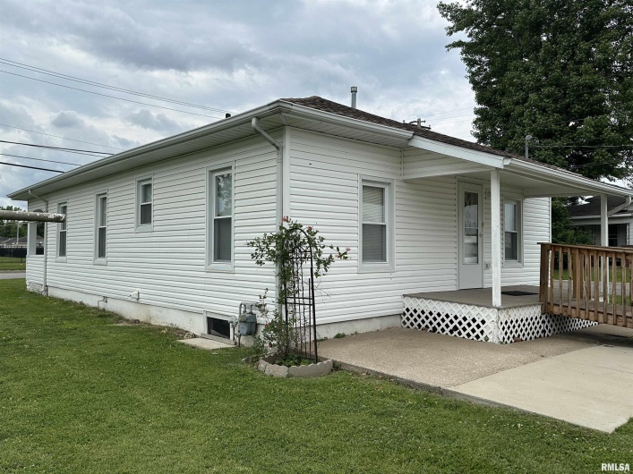 1520 Gartside Street, Murphysboro, Illinois 62966, 2 Bedrooms Bedrooms, 0 ,1 BathroomBathrooms,Residential,For Sale,Gartside,0,RMAEB458534