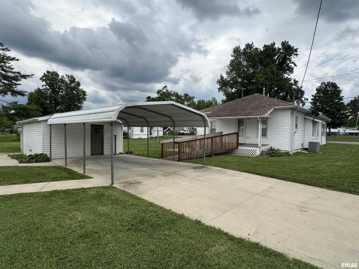 1520 Gartside Street, Murphysboro, Illinois 62966, 2 Bedrooms Bedrooms, 0 ,1 BathroomBathrooms,Residential,For Sale,Gartside,0,RMAEB458534
