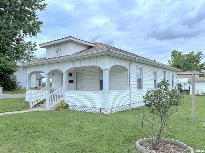 1520 Gartside Street, Murphysboro, Illinois 62966, 2 Bedrooms Bedrooms, 0 ,1 BathroomBathrooms,Residential,For Sale,Gartside,0,RMAEB458534
