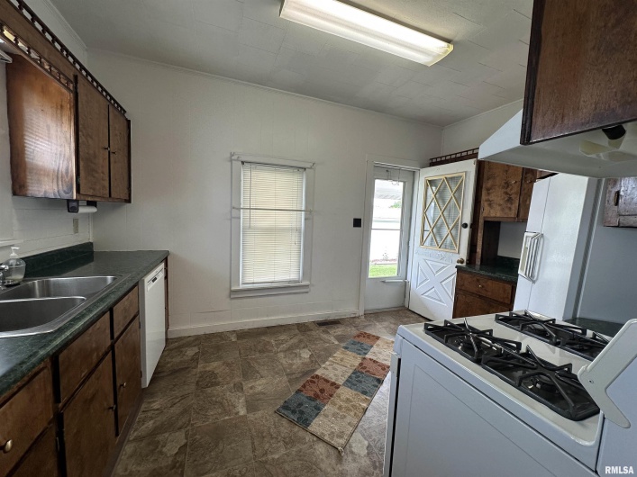 1520 Gartside Street, Murphysboro, Illinois 62966, 2 Bedrooms Bedrooms, 0 ,1 BathroomBathrooms,Residential,For Sale,Gartside,0,RMAEB458534