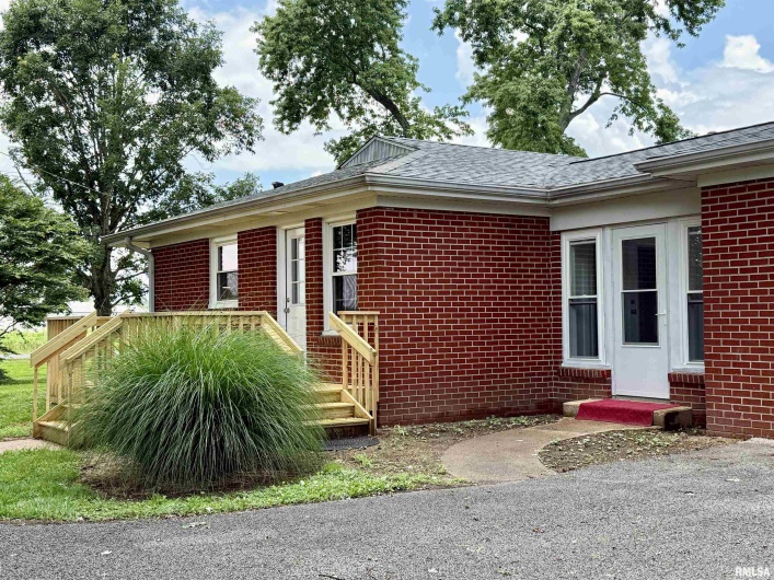 744 AIRPORT Road, Metropolis, Illinois 62960, 3 Bedrooms Bedrooms, 0 ,1 BathroomBathrooms,Residential,For Sale,AIRPORT,0,RMAEB458536