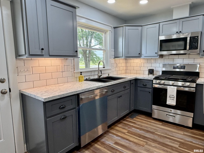 744 AIRPORT Road, Metropolis, Illinois 62960, 3 Bedrooms Bedrooms, 0 ,1 BathroomBathrooms,Residential,For Sale,AIRPORT,0,RMAEB458536