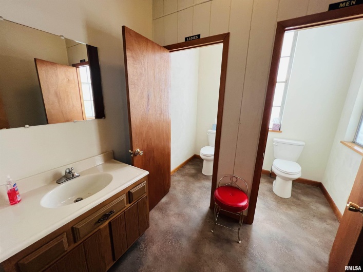 372 Harvig Avenue A, Omaha, Illinois 62871, 0 , 0 ,0,Commercial Sale,For Sale,Harvig,0,RMAEB458539