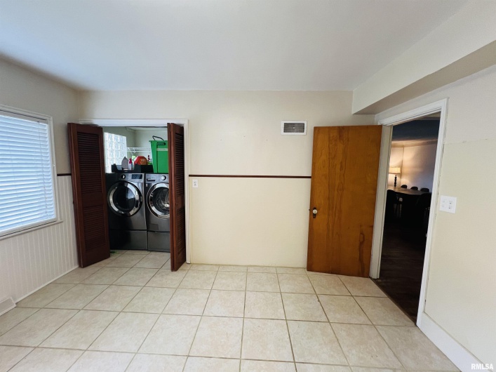385 3RD Street, Omaha, Illinois 62871, 2 Bedrooms Bedrooms, 0 ,1 BathroomBathrooms,Residential,For Sale,3RD,0,RMAEB458541