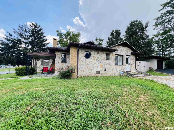 385 3RD Street, Omaha, Illinois 62871, 2 Bedrooms Bedrooms, 0 ,1 BathroomBathrooms,Residential,For Sale,3RD,0,RMAEB458541