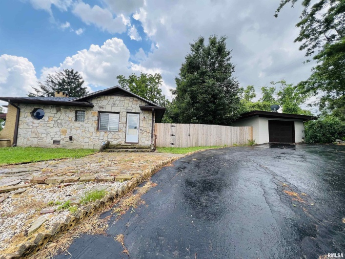 385 3RD Street, Omaha, Illinois 62871, 2 Bedrooms Bedrooms, 0 ,1 BathroomBathrooms,Residential,For Sale,3RD,0,RMAEB458541