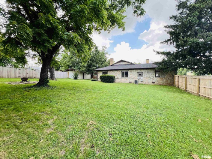 385 3RD Street, Omaha, Illinois 62871, 2 Bedrooms Bedrooms, 0 ,1 BathroomBathrooms,Residential,For Sale,3RD,0,RMAEB458541