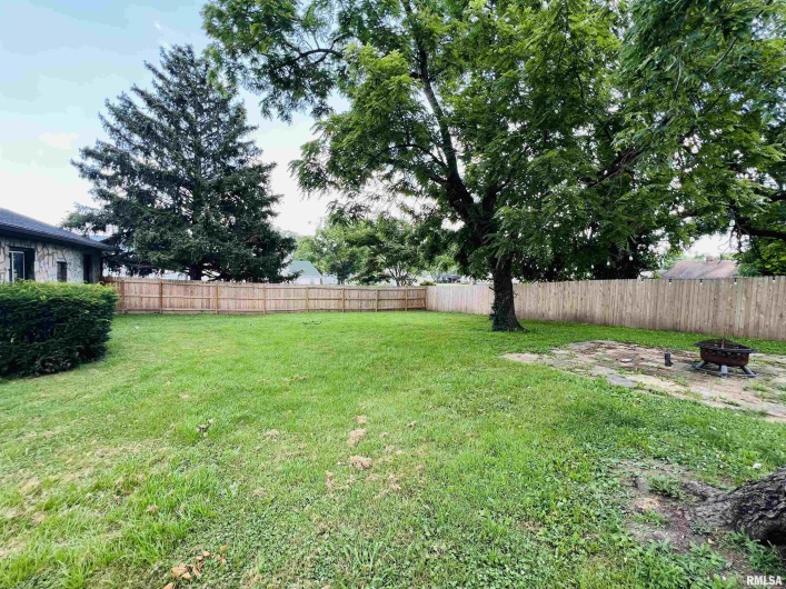 385 3RD Street, Omaha, Illinois 62871, 2 Bedrooms Bedrooms, 0 ,1 BathroomBathrooms,Residential,For Sale,3RD,0,RMAEB458541