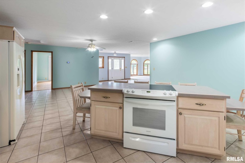 10415 Chayla Road, Marion, Illinois 62959, 3 Bedrooms Bedrooms, 0 ,2 BathroomsBathrooms,Residential,For Sale,Chayla,0,RMAQC4264741