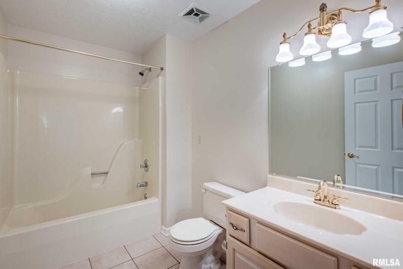 10415 Chayla Road, Marion, Illinois 62959, 3 Bedrooms Bedrooms, 0 ,2 BathroomsBathrooms,Residential,For Sale,Chayla,0,RMAQC4264741