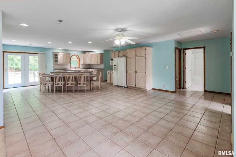 10415 Chayla Road, Marion, Illinois 62959, 3 Bedrooms Bedrooms, 0 ,2 BathroomsBathrooms,Residential,For Sale,Chayla,0,RMAQC4264741