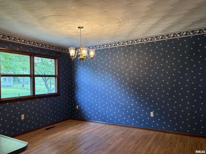 822 24TH Street, Murphysboro, Illinois 62966, 3 Bedrooms Bedrooms, 0 ,2 BathroomsBathrooms,Residential,For Sale,24TH,0,RMAEB458553