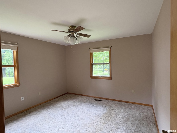 822 24TH Street, Murphysboro, Illinois 62966, 3 Bedrooms Bedrooms, 0 ,2 BathroomsBathrooms,Residential,For Sale,24TH,0,RMAEB458553