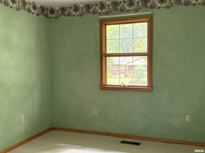 822 24TH Street, Murphysboro, Illinois 62966, 3 Bedrooms Bedrooms, 0 ,2 BathroomsBathrooms,Residential,For Sale,24TH,0,RMAEB458553