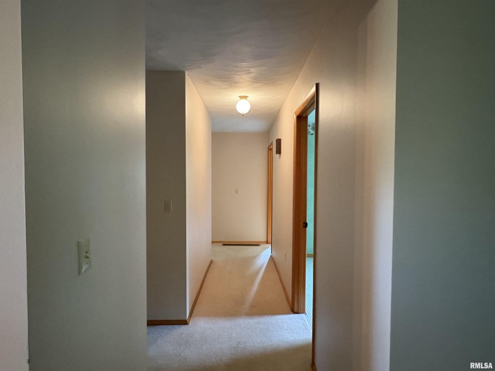 822 24TH Street, Murphysboro, Illinois 62966, 3 Bedrooms Bedrooms, 0 ,2 BathroomsBathrooms,Residential,For Sale,24TH,0,RMAEB458553